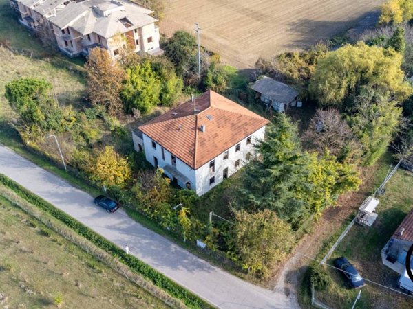 casa indipendente in vendita a Forlì in zona Villafranca di Forlì