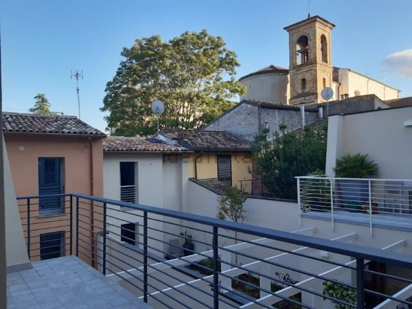 casa indipendente in vendita a Forlì in zona Centro Storico