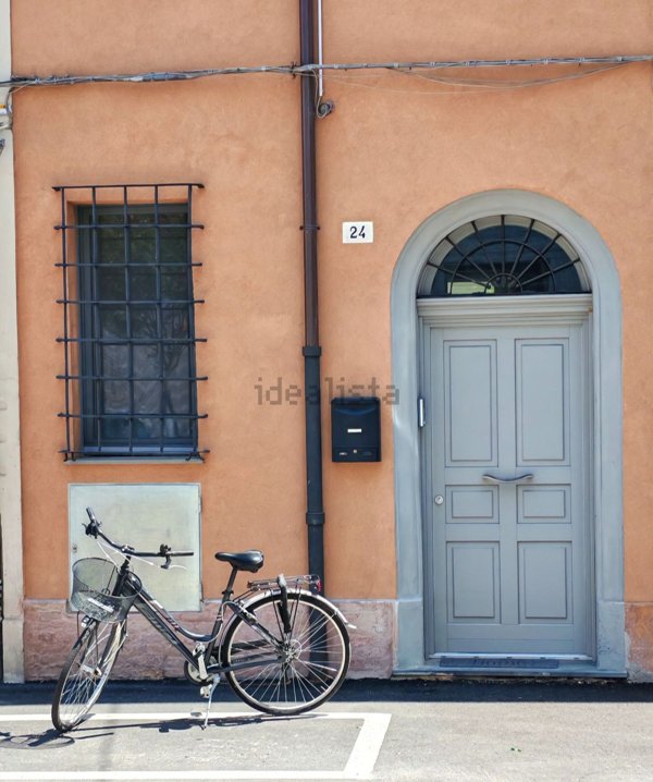 casa indipendente in vendita a Forlì in zona Centro Storico