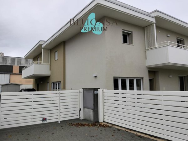 casa indipendente in vendita a Forlì in zona Centro Storico