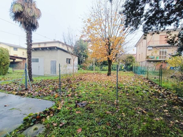 casa indipendente in vendita a Forlì