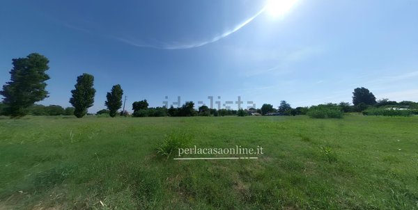 terreno edificabile in vendita a Forlì in zona Cava