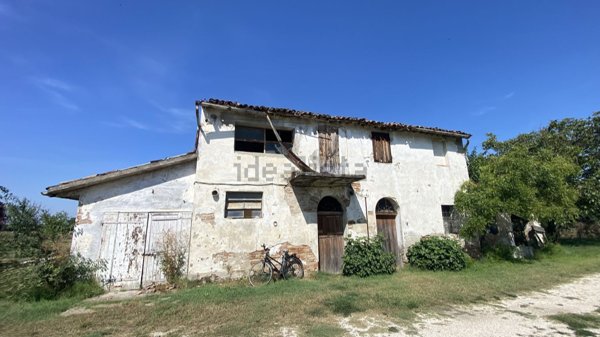 casa indipendente in vendita a Forlì in zona Centro Storico