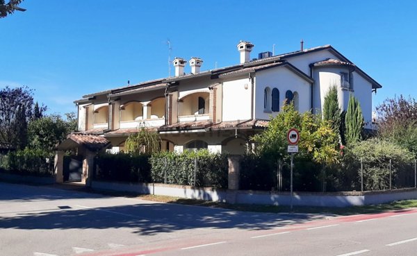 casa indipendente in vendita a Forlì