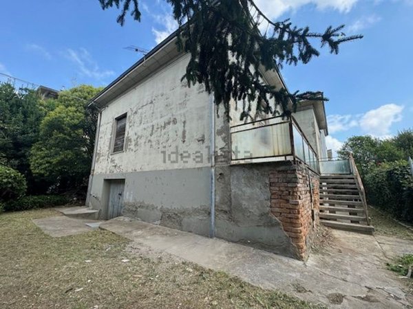 casa indipendente in vendita a Forlì