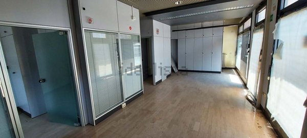 ufficio in vendita a Forlì