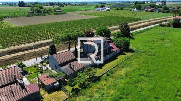 casa indipendente in vendita a Forlì in zona Roncadello