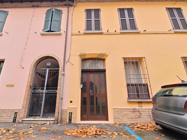 casa semindipendente in vendita a Forlì in zona Centro Storico