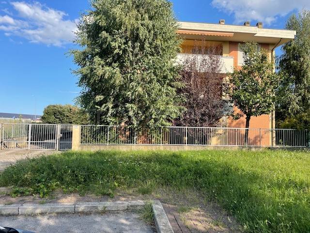 appartamento in vendita a Forlì in zona Carpinello