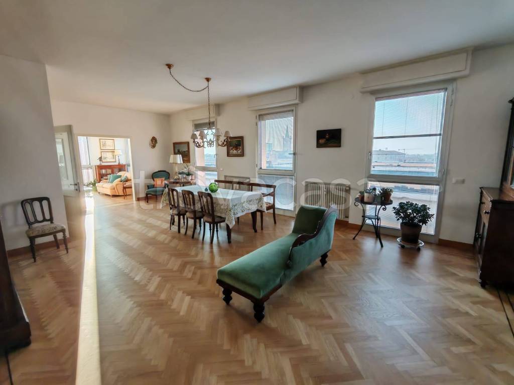 appartamento in vendita a Forlì in zona Centro Storico