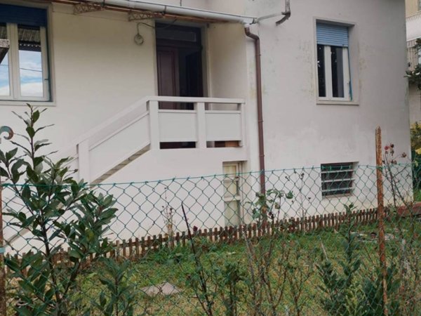 casa indipendente in vendita a Forlì in zona Coriano