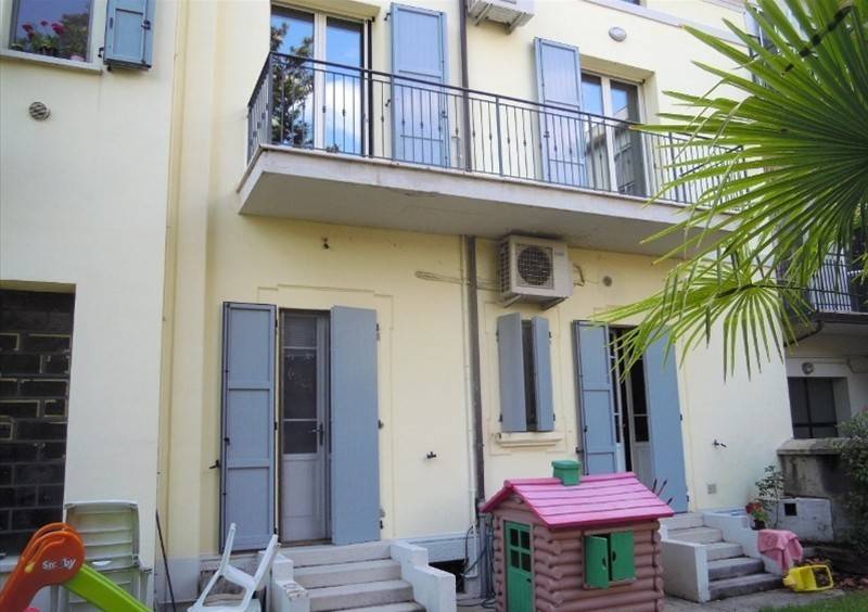 casa indipendente in vendita a Forlì