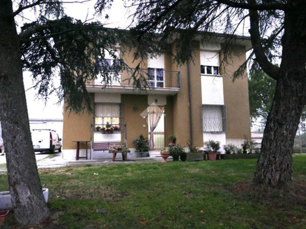 casa indipendente in vendita a Forlì in zona Casemurate