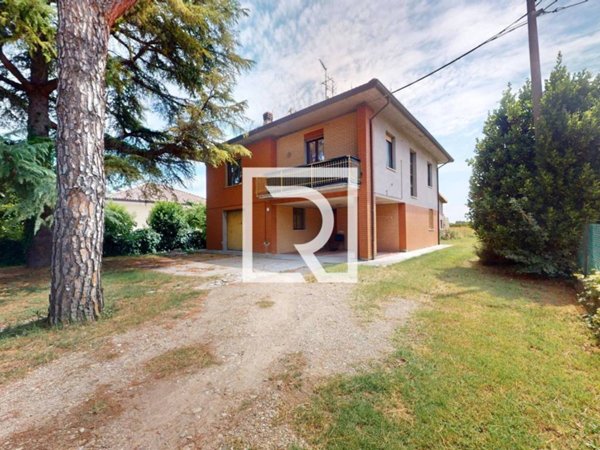 casa indipendente in vendita a Forlì in zona Romiti