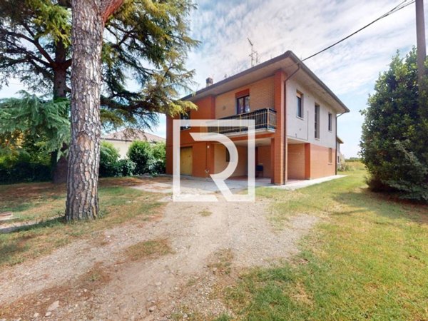 casa indipendente in vendita a Forlì in zona Romiti