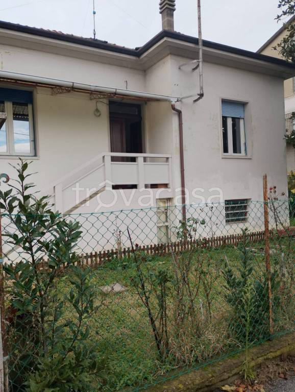 casa indipendente in vendita a Forlì