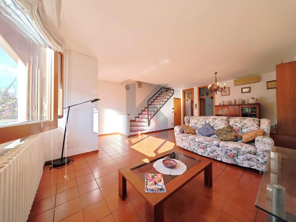 casa indipendente in vendita a Forlì