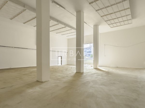 locale commerciale in vendita a Forlì in zona San Benedetto