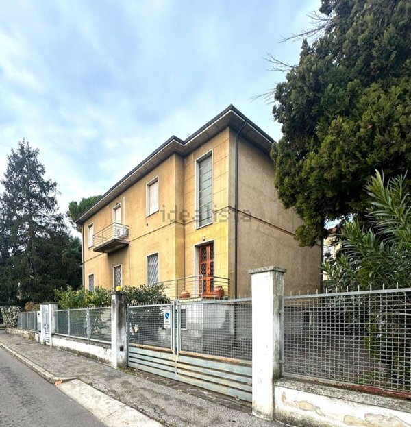 casa semindipendente in vendita a Forlì