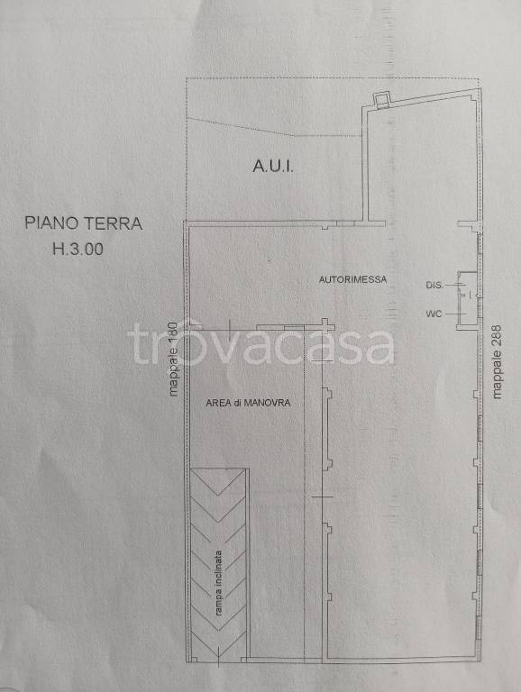 locale commerciale in vendita a Forlì