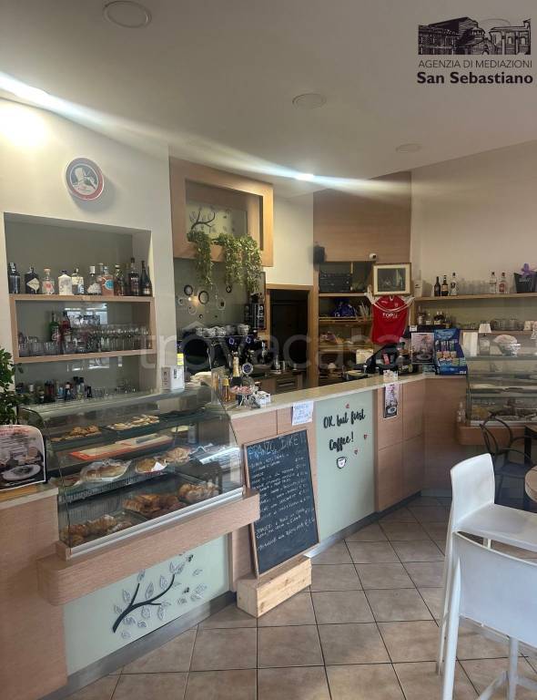 negozio in vendita a Forlì in zona Cà Ossi