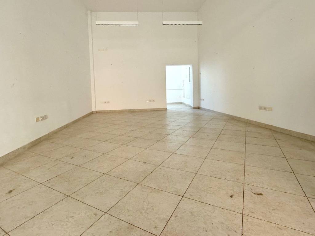 negozio in vendita a Forlì in zona Centro Storico