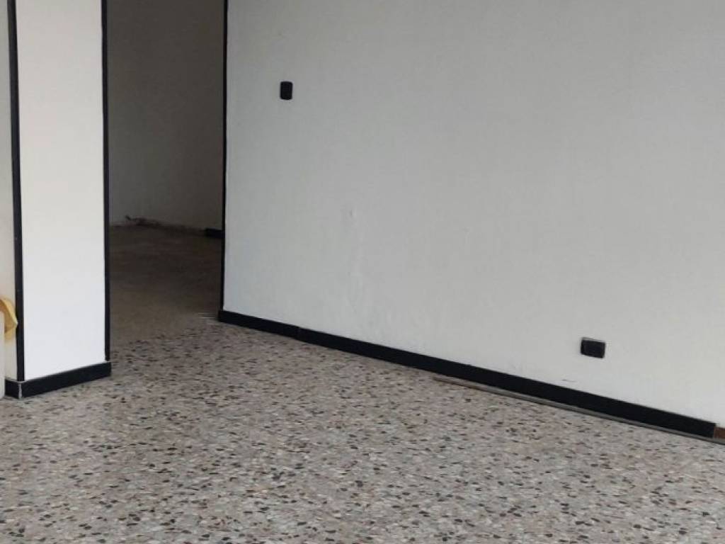 negozio in vendita a Forlì in zona Cava