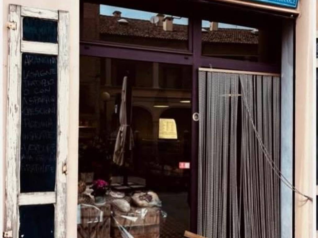 negozio in vendita a Forlì in zona Centro Storico