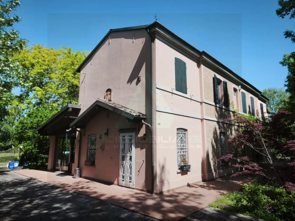 casa indipendente in vendita a Forlì in zona San Martino di Villafranca