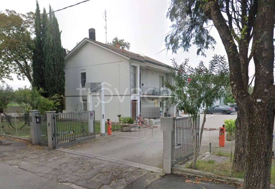 locale di sgombero in vendita a Forlì in zona Coriano
