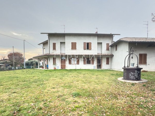 casa semindipendente in vendita a Forlì in zona Carpena