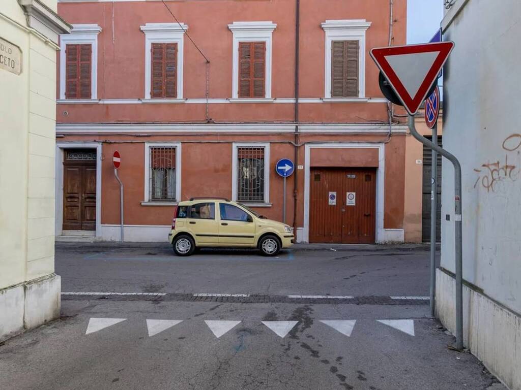 intera palazzina in vendita a Forlì in zona Centro Storico