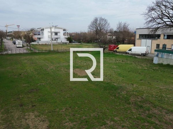 terreno edificabile in vendita a Forlì in zona Coriano