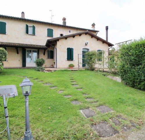 casa indipendente in vendita a Forlì in zona Villagrappa