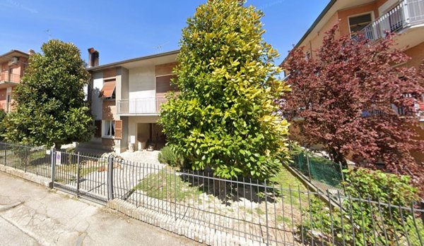 casa indipendente in vendita a Forlì