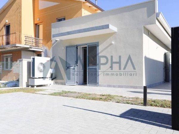 casa indipendente in vendita a Forlì in zona Carpena
