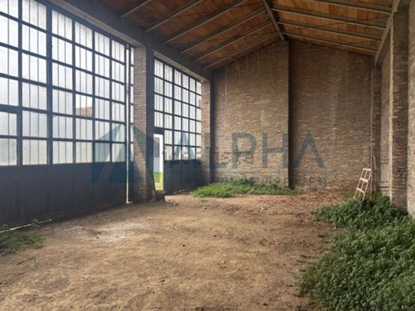 locale di sgombero in vendita a Forlì in zona Pieve Acquedotto