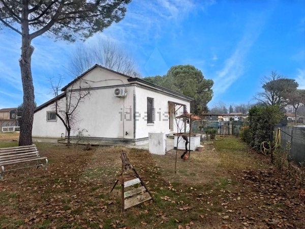 casa indipendente in vendita a Forlì