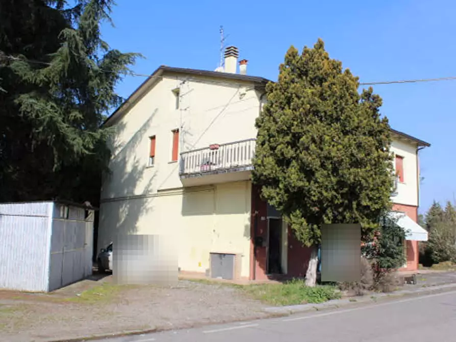 negozio in vendita a Forlì in zona Cà Ossi