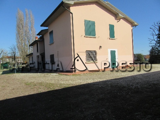 casa indipendente in vendita a Forlì in zona Roncadello