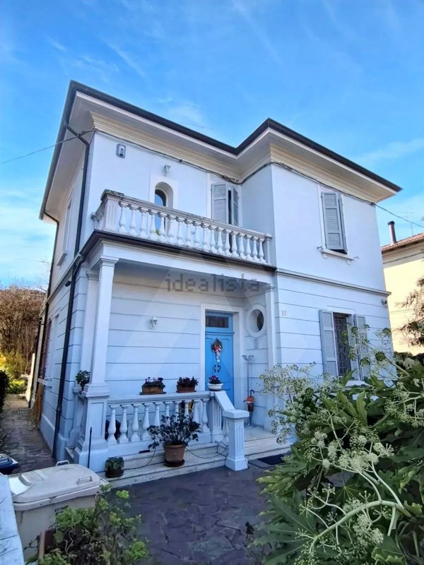 casa indipendente in vendita a Forlì