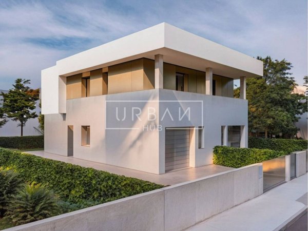 casa indipendente in vendita a Forlì