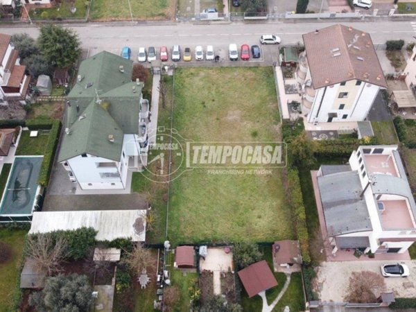 intera palazzina in vendita a Forlì in zona Carpinello