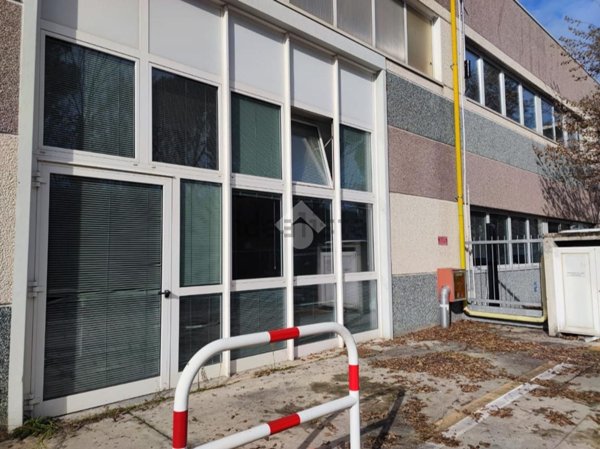 capannone in vendita a Forlì in zona Coriano