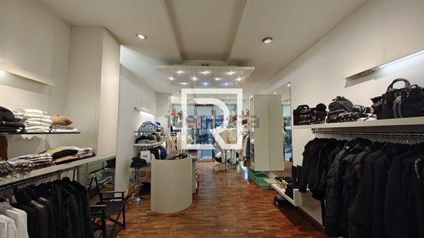negozio in vendita a Forlì in zona Centro Storico