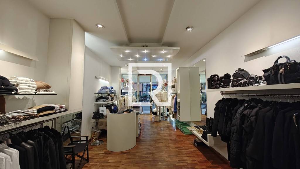 negozio in vendita a Forlì in zona Centro Storico
