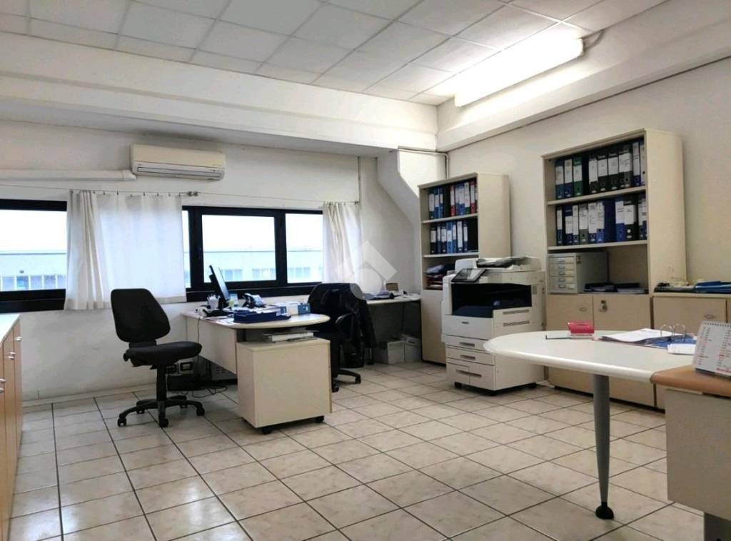 locale commerciale in vendita a Forlì in zona Coriano