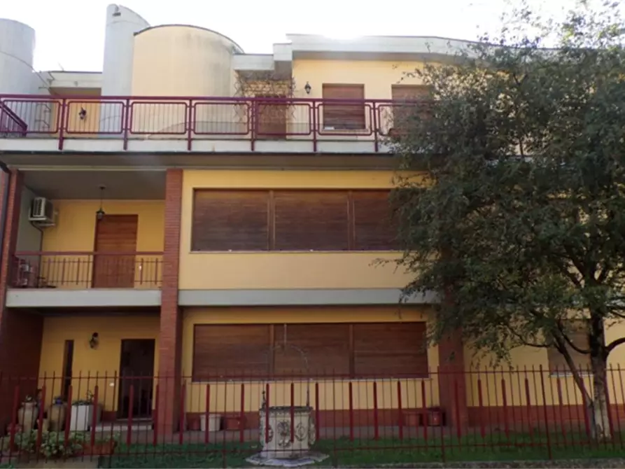 casa indipendente in vendita a Forlì in zona Quattro