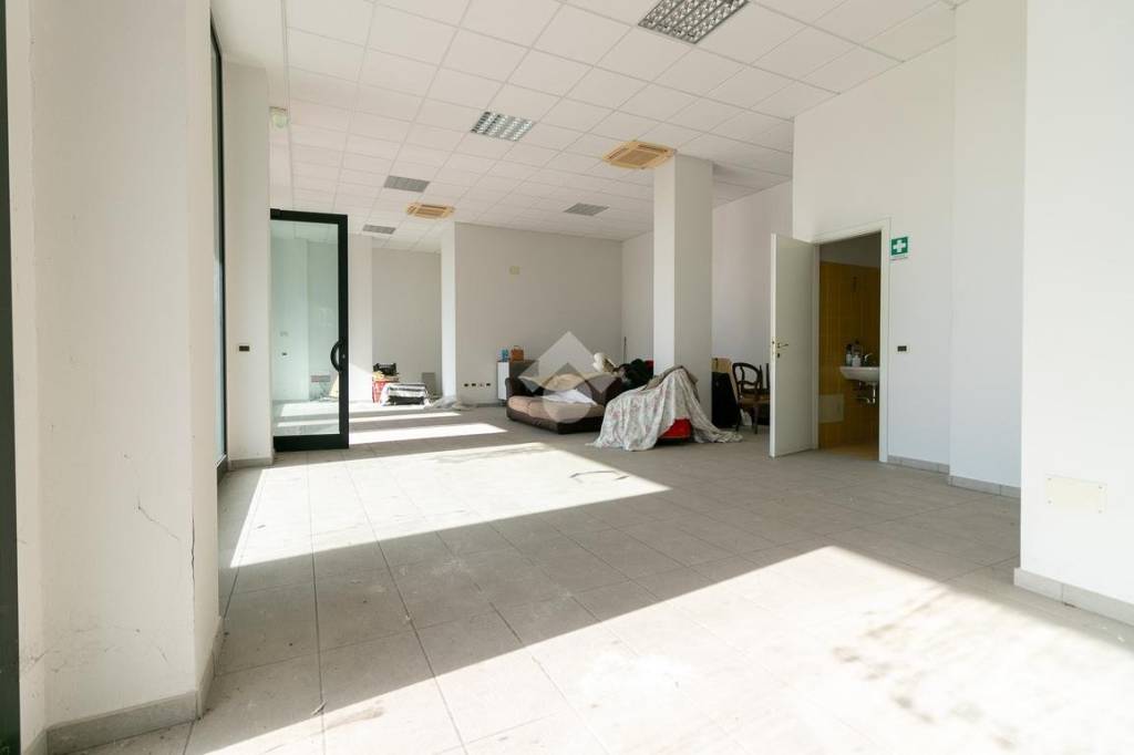 negozio in vendita a Forlì in zona Musicisti / Grandi Italiani