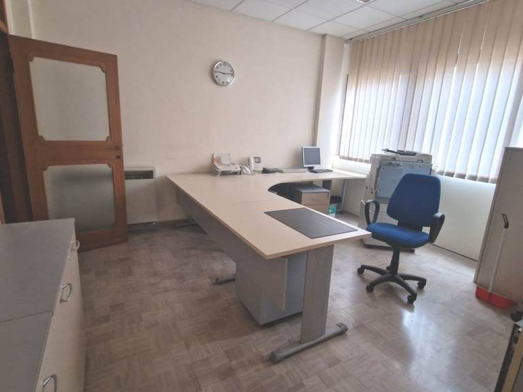 ufficio in vendita a Forlì in zona Centro Storico